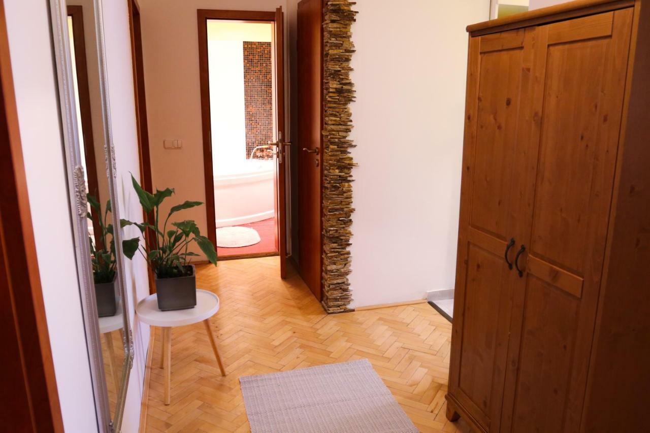Palace Apartman - Minaret, Eger Exteriör bild